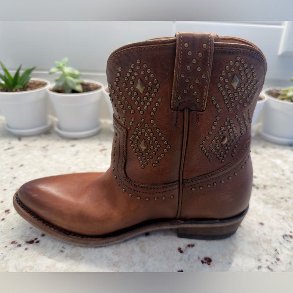 Frye Women’s Size 6 Brown Leather Studded Western Ankle Boots Cowboy - Picture 3 of 12